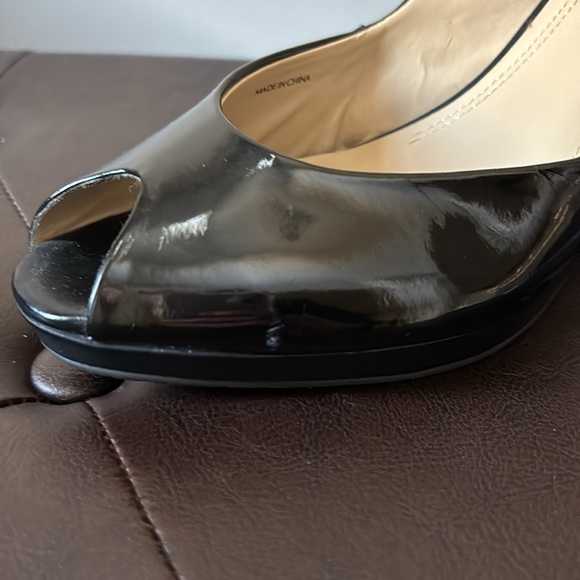 Ellen Tracy, women’s 8.5, black, wedge, open toe shoes - Picture 6 of 6